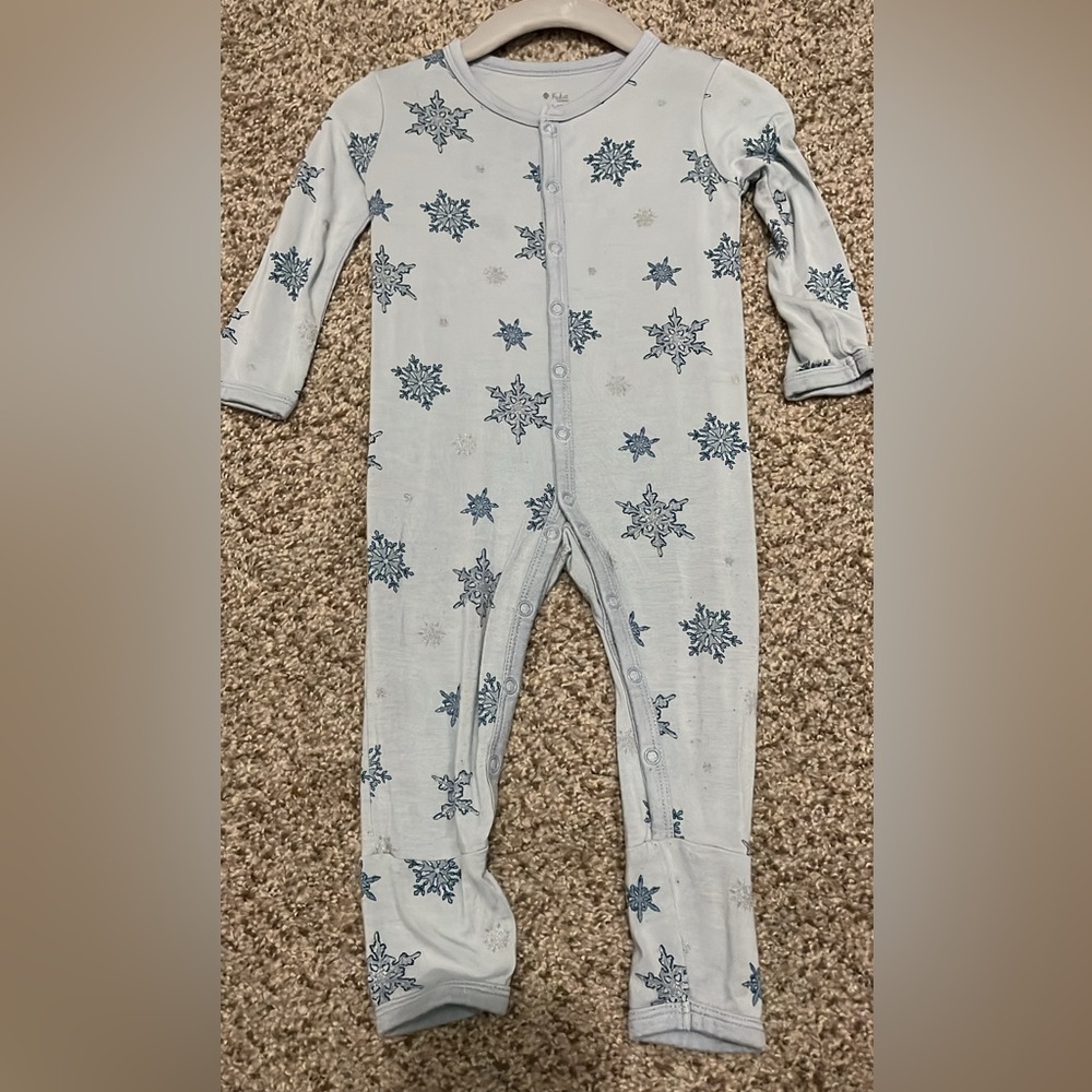 Kyte Baby Blue Snowflake Sleeper